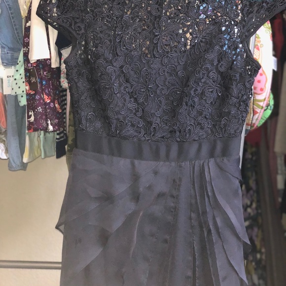 Cap sleeve lace and flutter gown - Picture 4 of 7
